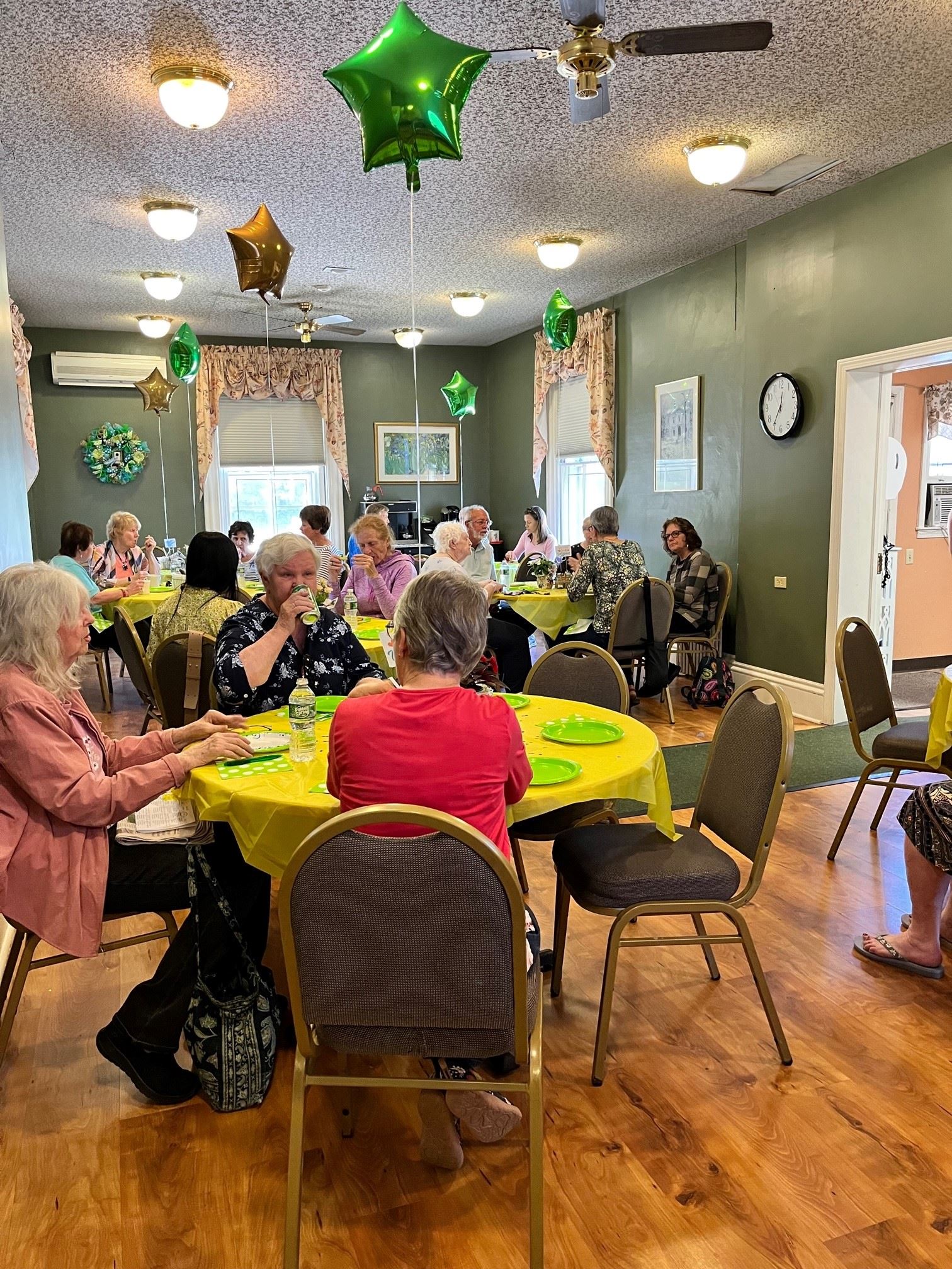 Volunteers enjoying lunch 